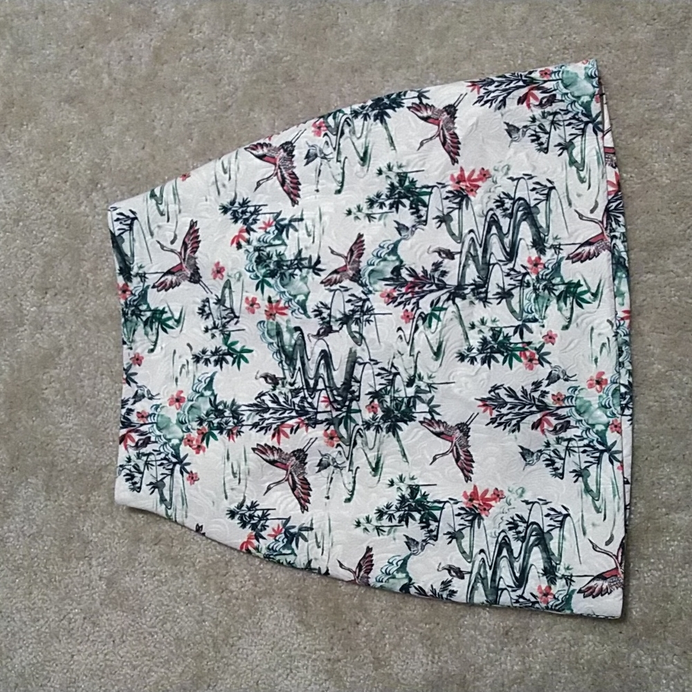 H&M lined jacquard skirt, cranes, size 4
